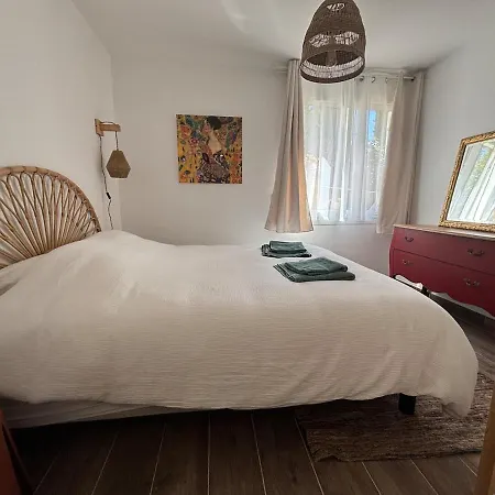 Bas De & Jardin - Climatise - 10mn A Pied Plages & Parking - Les Bambous بيت للعطل