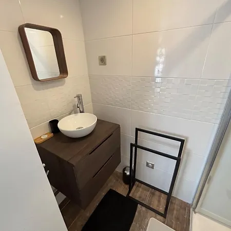Bas De & Jardin - Climatise - 10mn A Pied Plages & Parking - Les Bambous بيت للعطل لا سيوتا